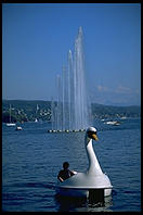Funky swan-boat in front of the Zurichsee fountain